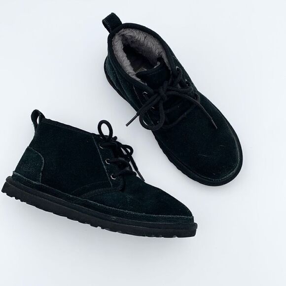 UGG Neumel black suede leather shearling wool lined ankle boots men’s size 7 - Picture 1 of 10